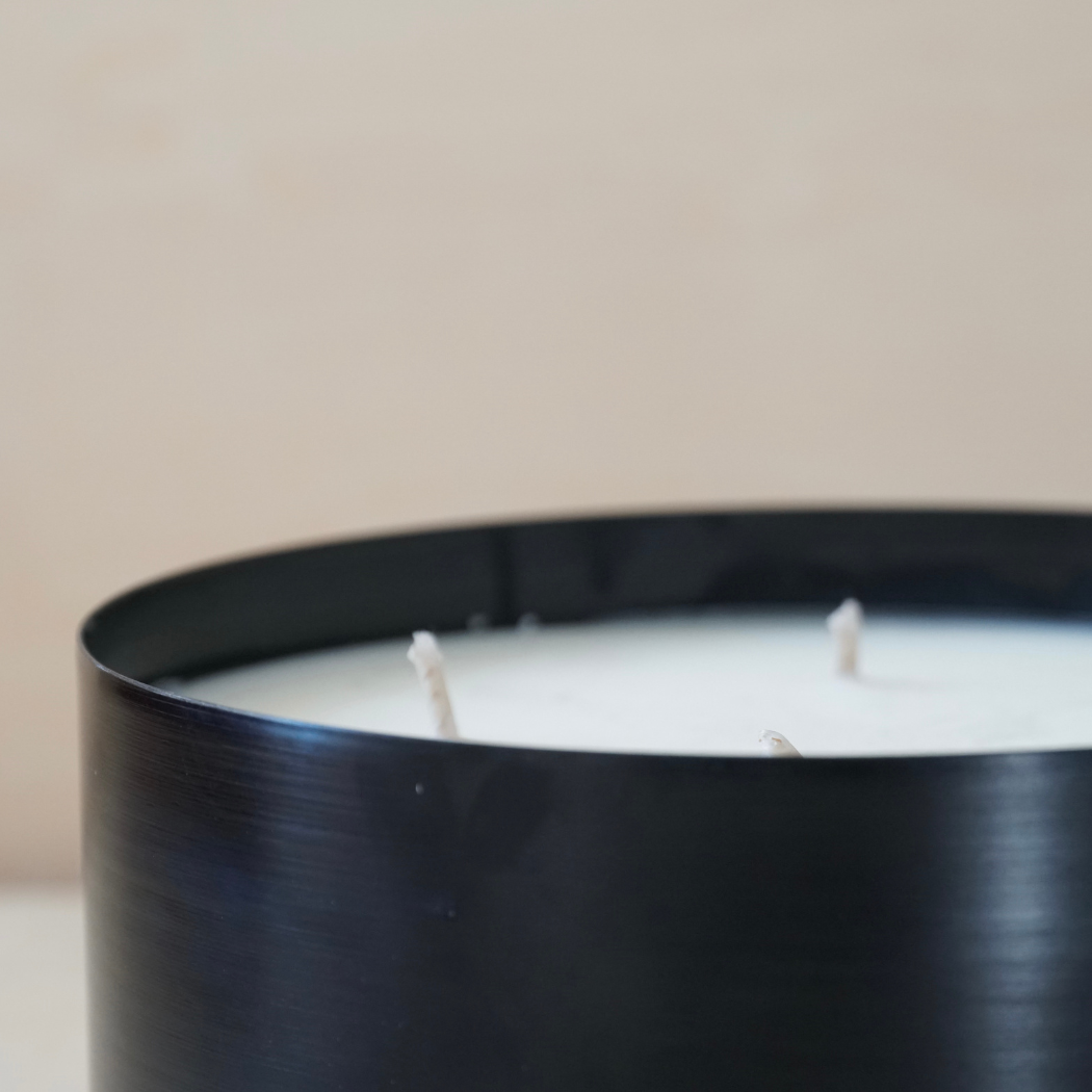 Blackout Quarante Noir Giant Soy Candle