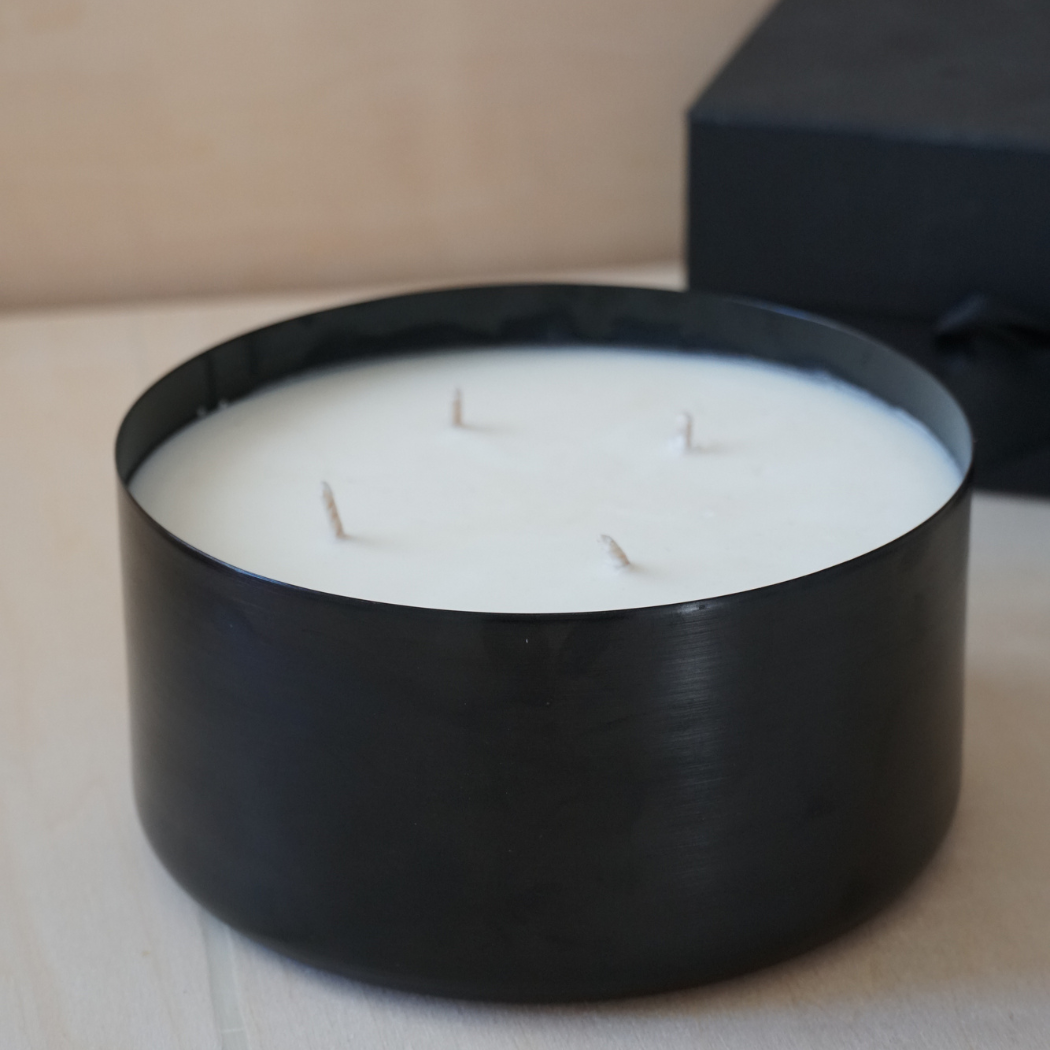 Blackout Quarante Noir Giant Soy Candle